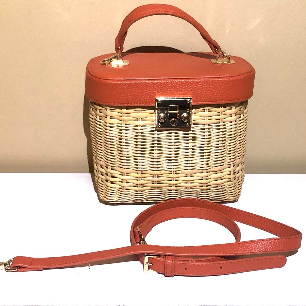 NWOT Tropical Orange & Straw Convertible Crossbody Bag